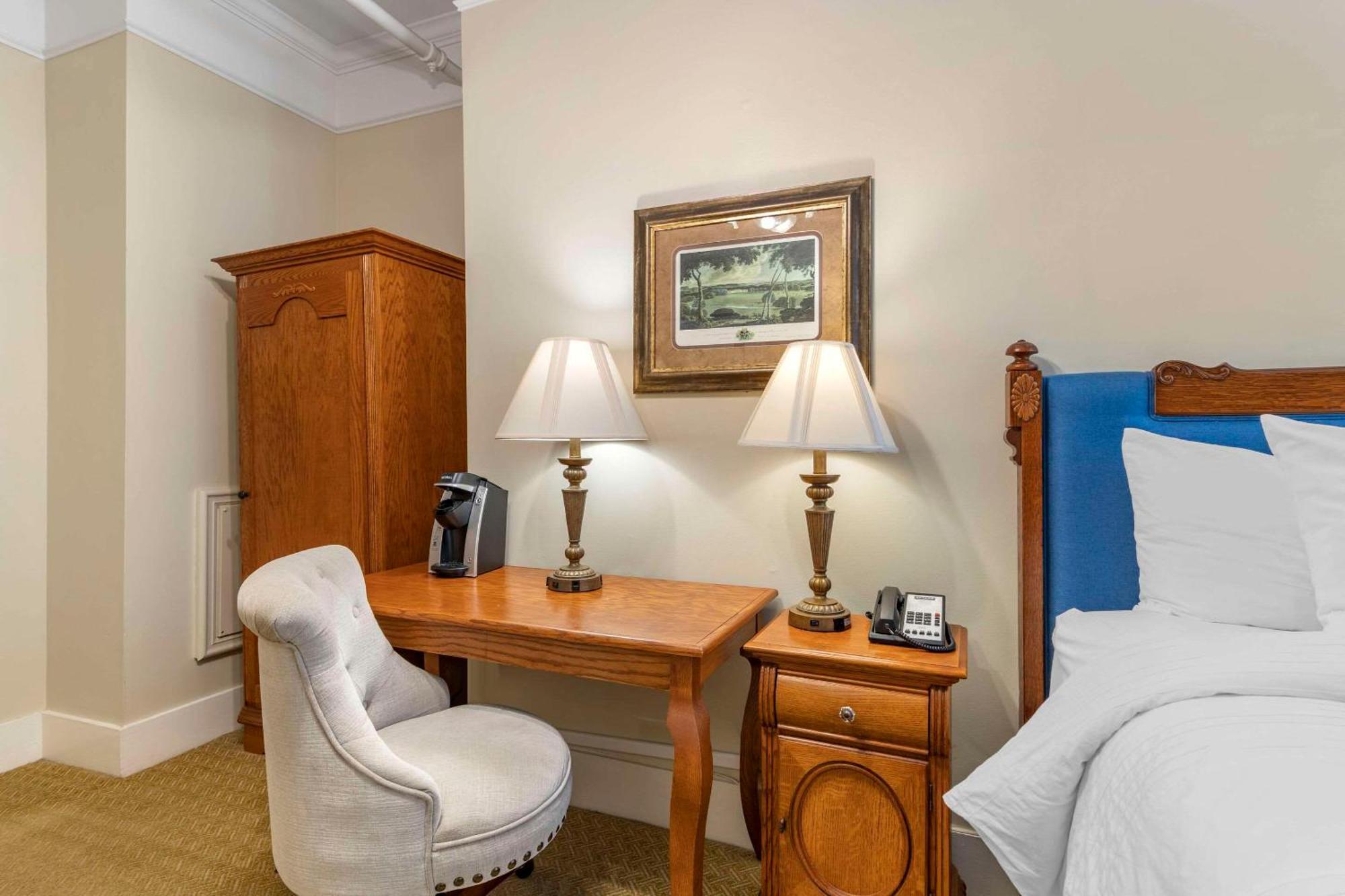 Windsor Hotel, Ascend Hotel Collection Америкус Экстерьер фото